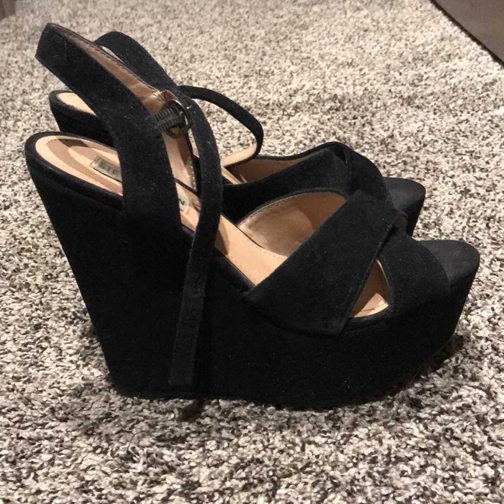 Steve Madden Black Wedges
